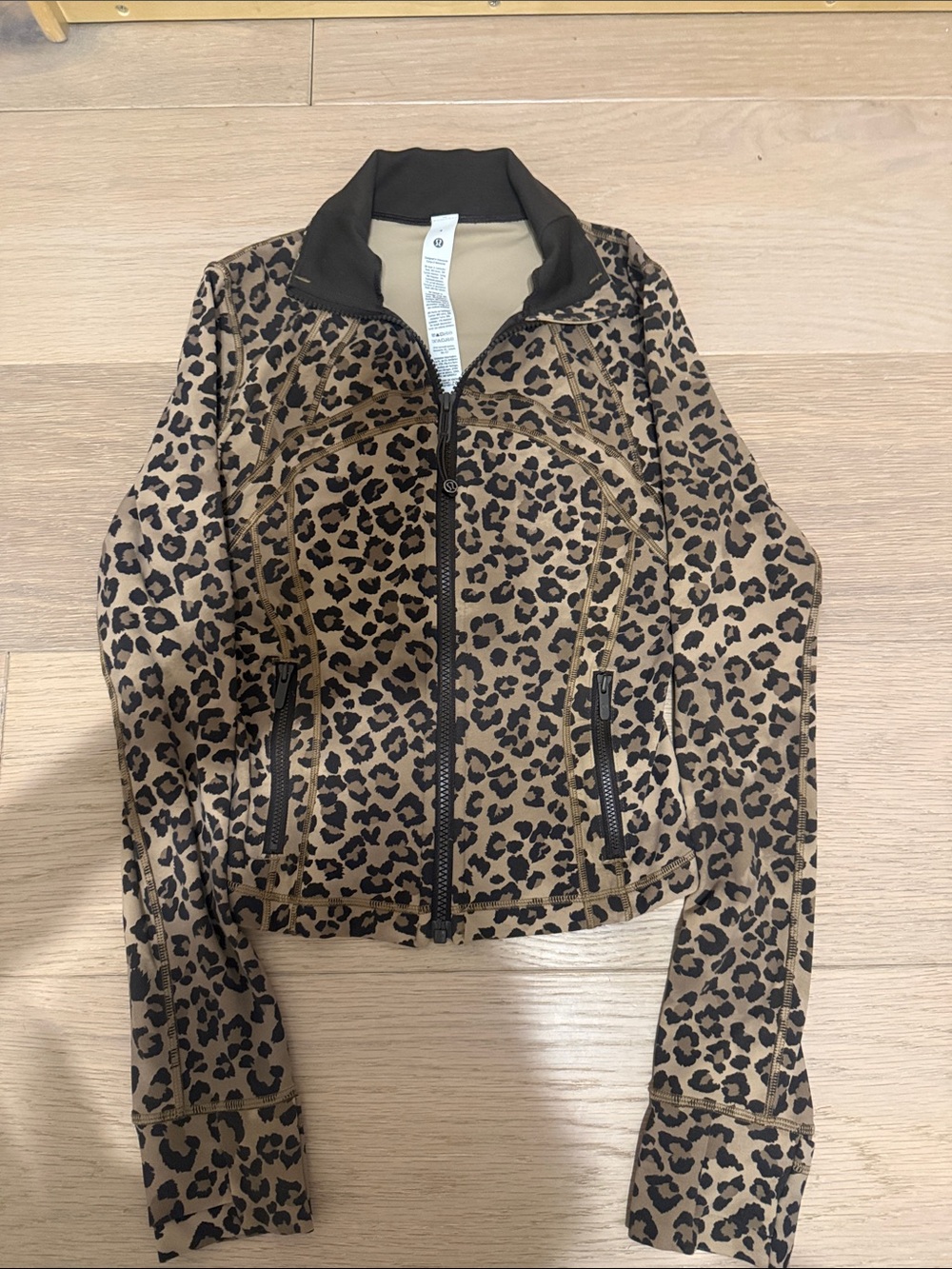 (NWOT) Lululemon Athletica - True Leopard Define Cropped